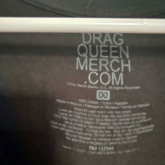 Dragqueenmerch.com Drag Legend Alaska Black Womens Graphic Tee 00 - Picture 2 of 3